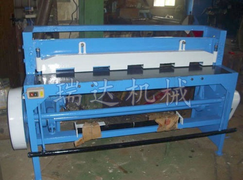 電動(dòng)剪板機(jī)